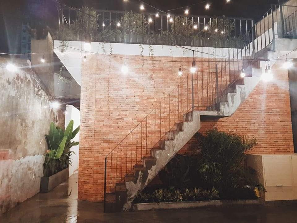 BÁN NHÀ HẺM Ô TÔ TRÁCH NHAU ĐƯỜNG TRƯỜNG SƠN. GIÁ : 10 TỶ