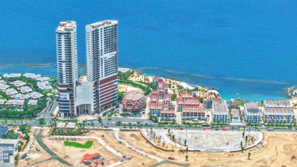 Cần bán 2 Shophouse mặt tiền đường Phạm Văn Đồng. Giá: 10 tỷ/ căn